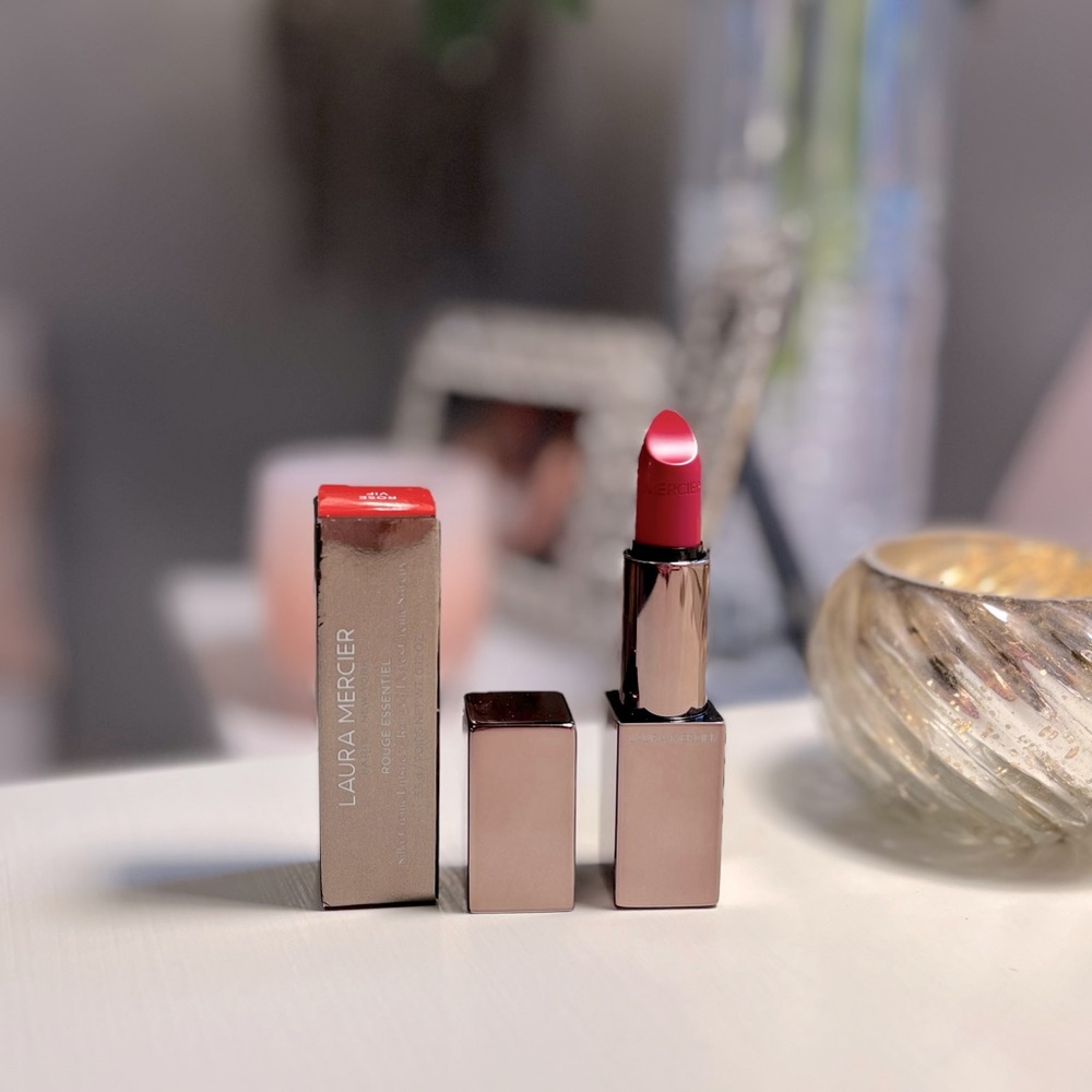 👄💄NIB Laura Mercier Rouge Essential Silky Creme Lipstick.  NIB, Rose Vif